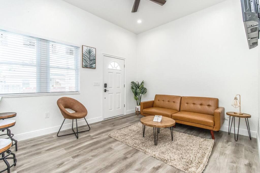 2Br Spacious House In Heart Of West Tampa Kültér fotó